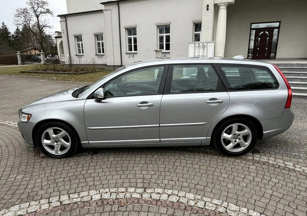 Volvo V50 cena 18900 przebieg: 227000, rok produkcji 2008 z Bobolice małe 106